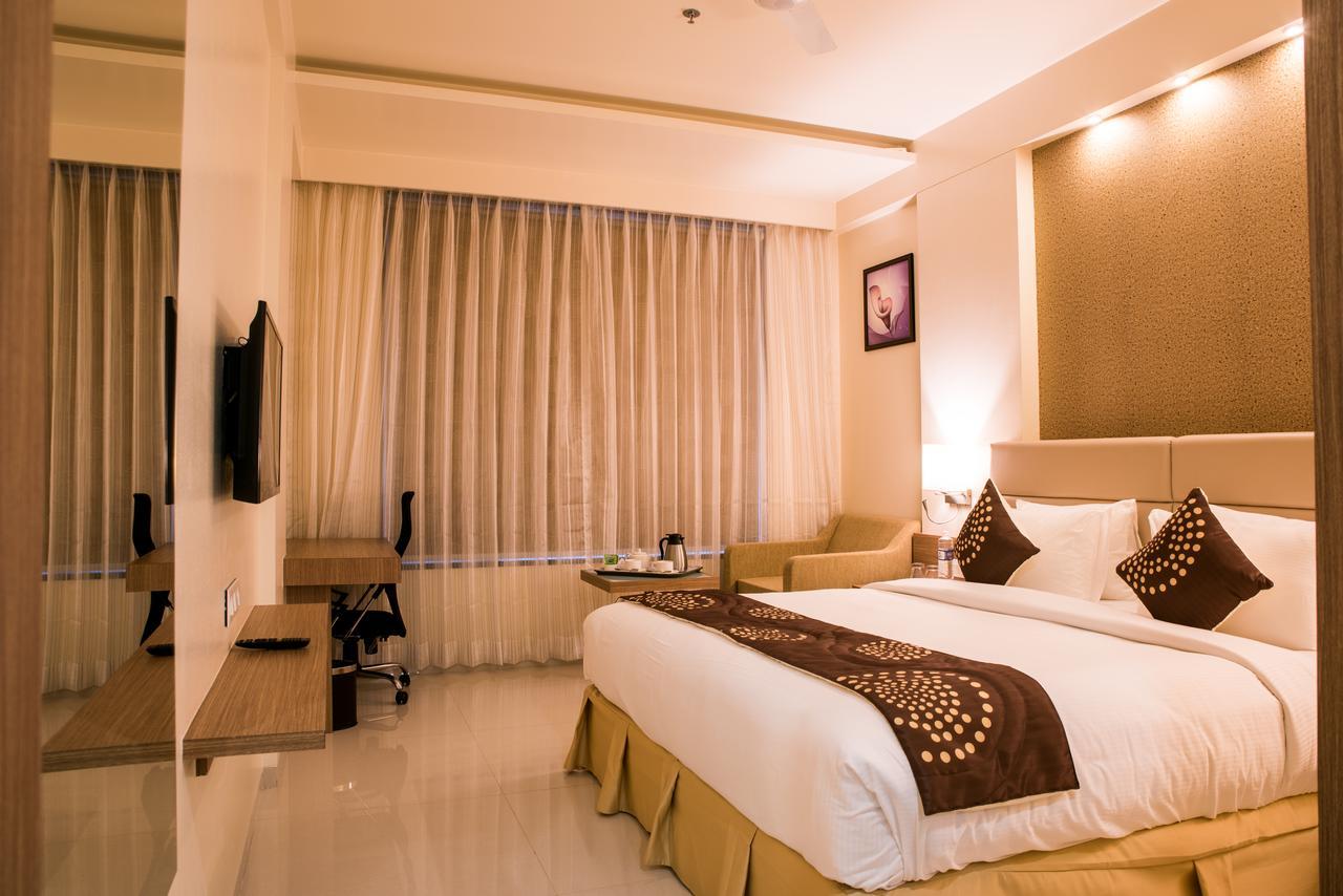 Hotel Grand Rio Nashik Exteriör bild