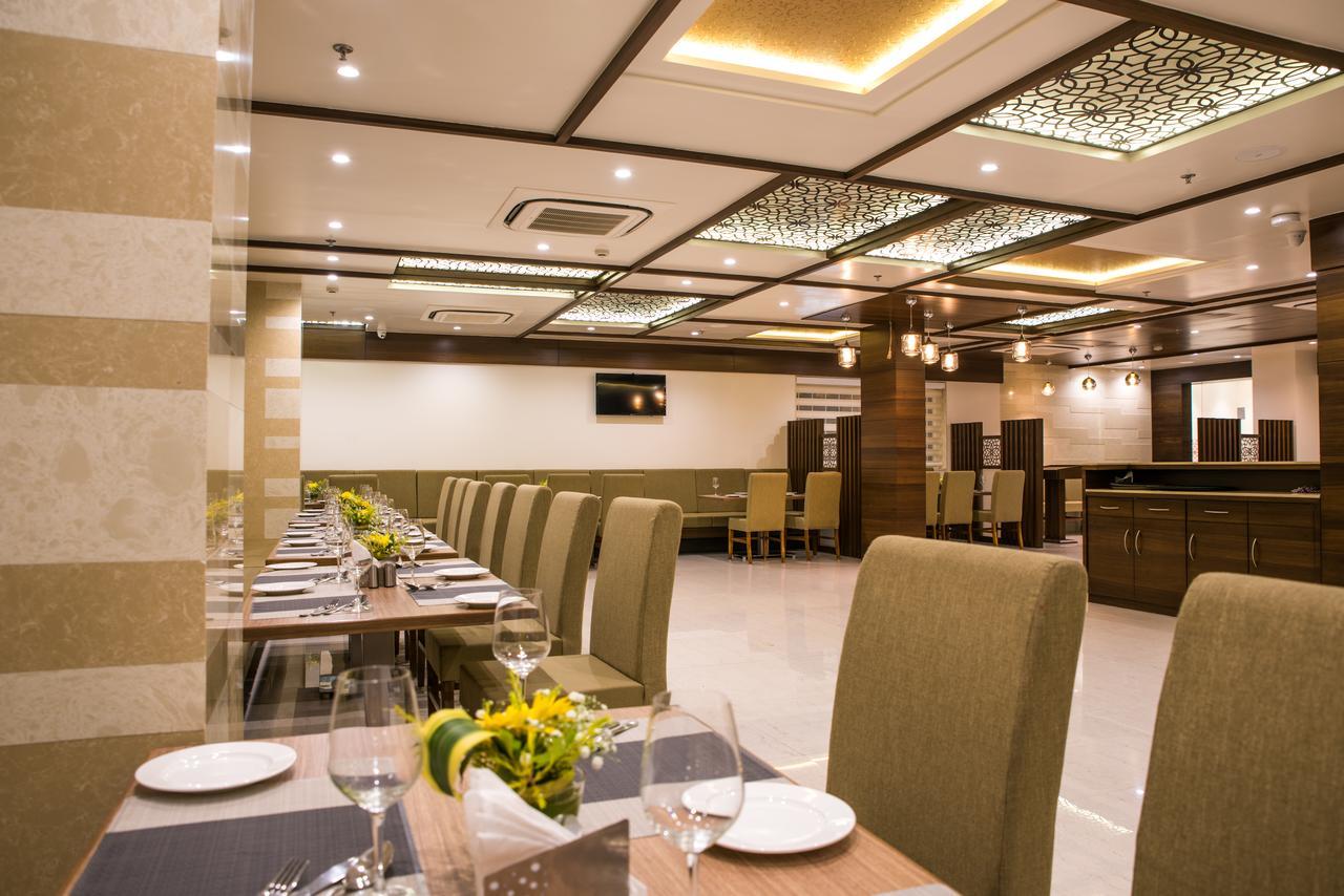 Hotel Grand Rio Nashik Exteriör bild