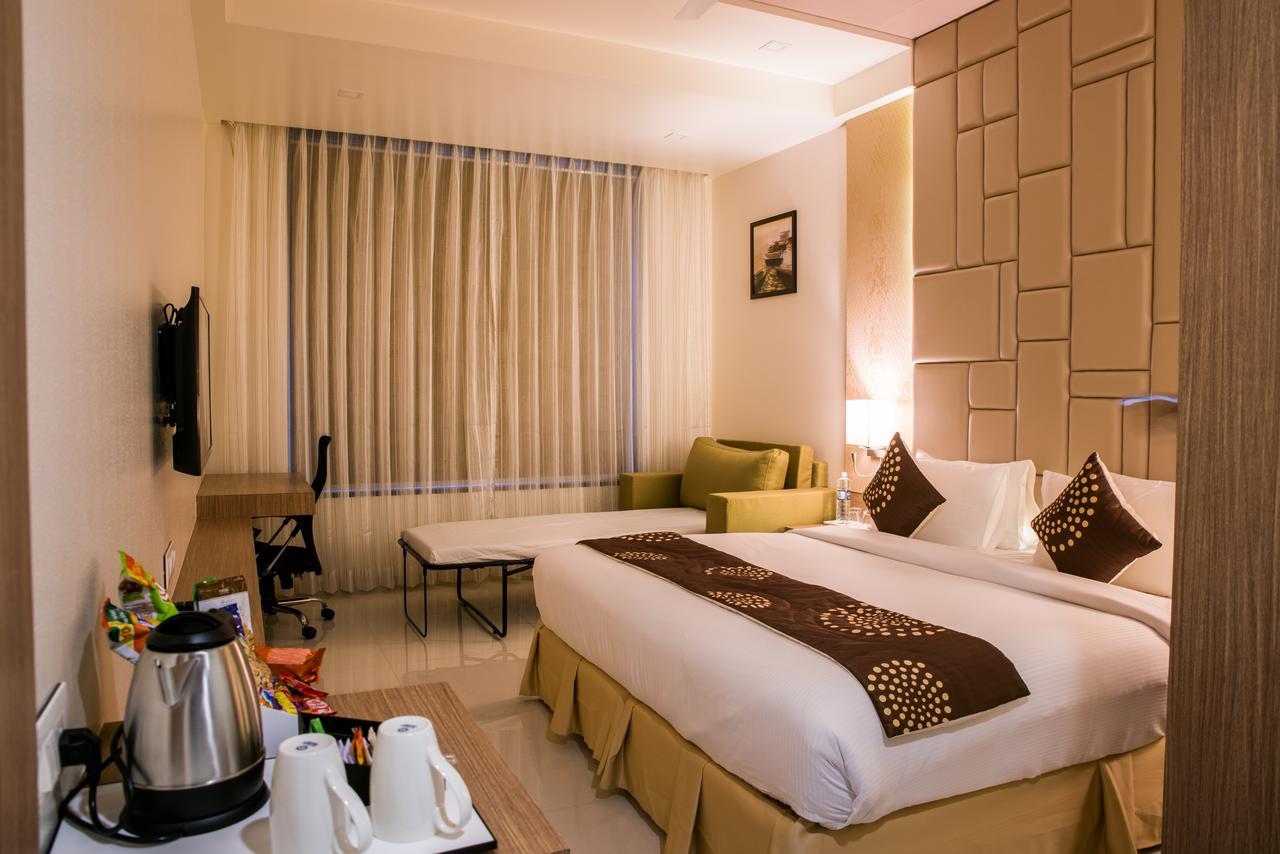 Hotel Grand Rio Nashik Exteriör bild