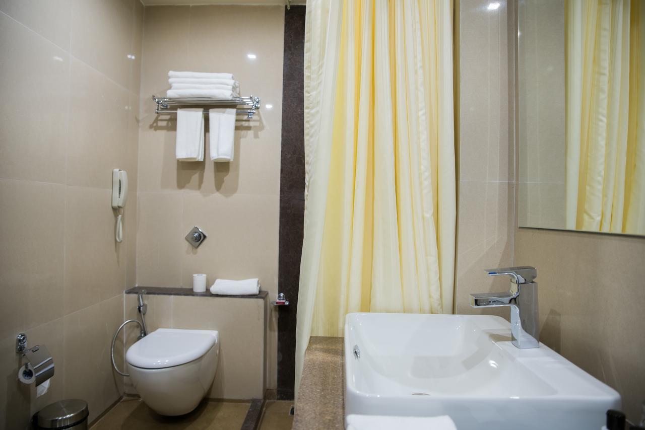 Hotel Grand Rio Nashik Exteriör bild